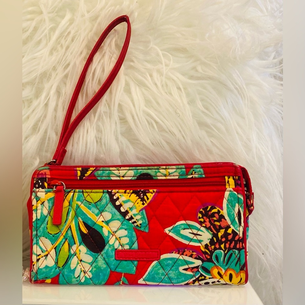Vera Bradley Red Floral Quilted Cottagecore Wristlet - Picture 2 of 8